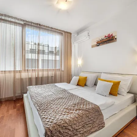 Revon Business Apartment, Dunajska 50, Free Parking Apartmán Bratislava